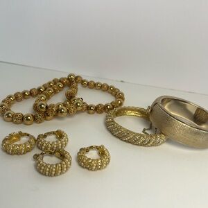Elegant Gold Jewelry Set